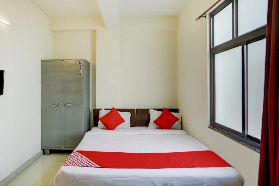 Hotel Park Plaza Noida Exterior foto